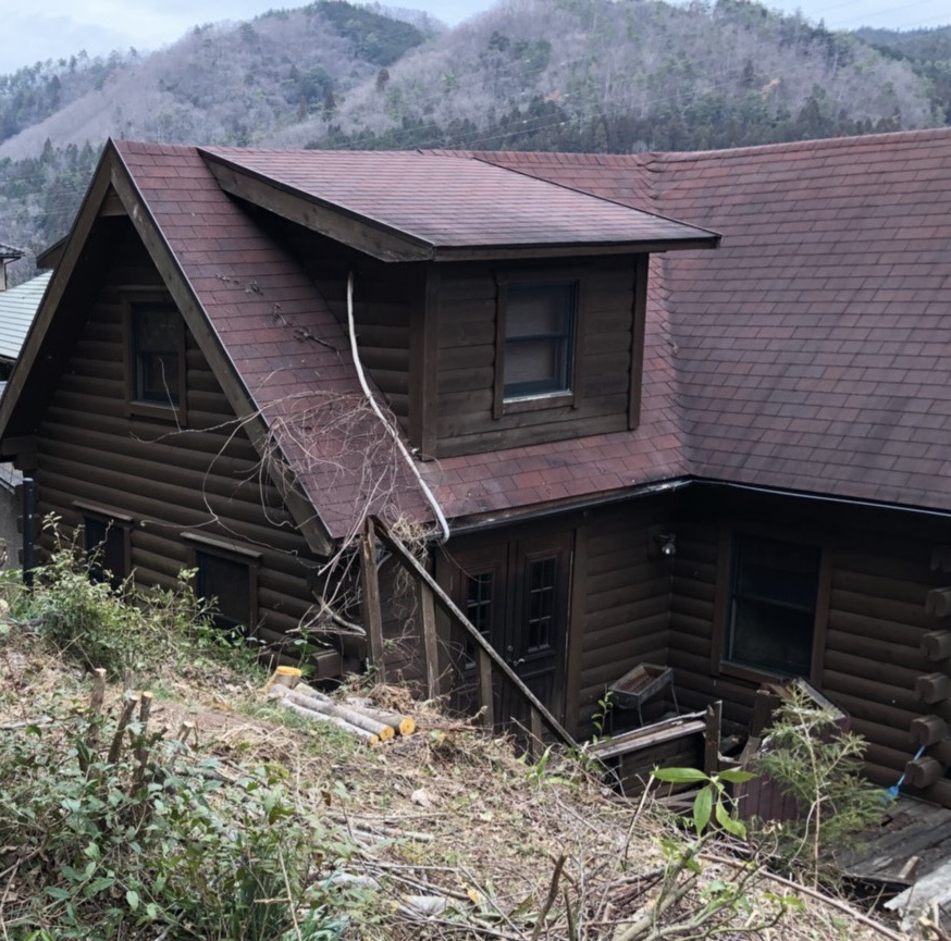 再生前の屋根